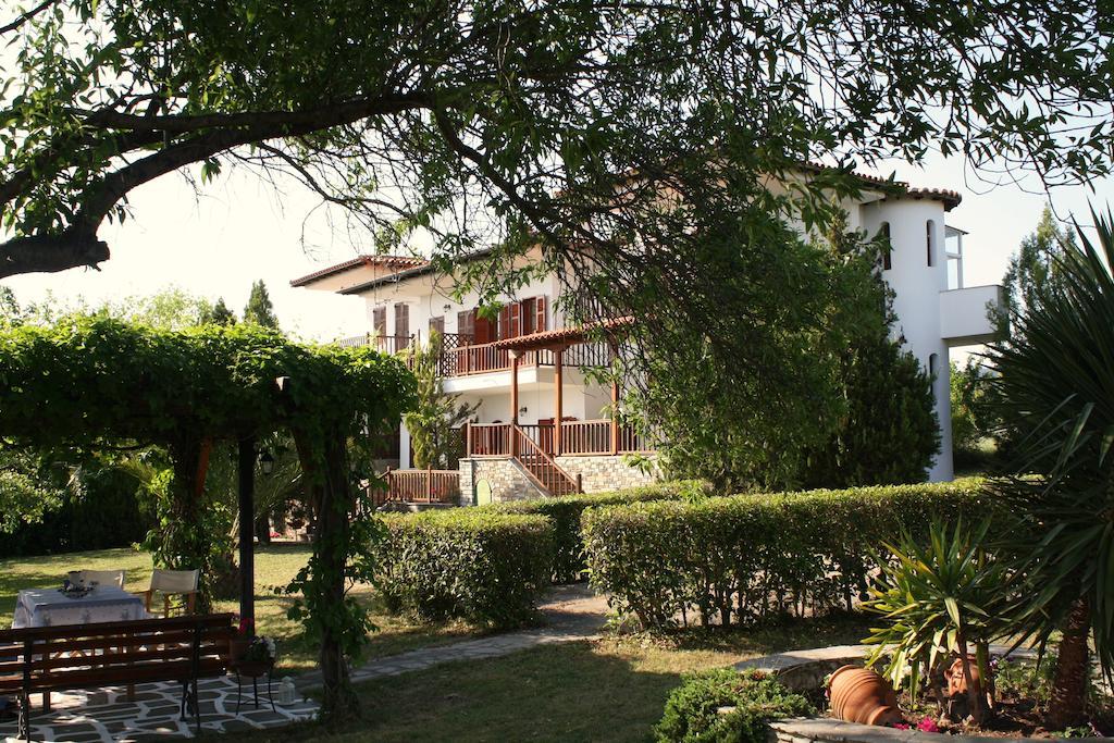 Villa Nikiti Exterior foto